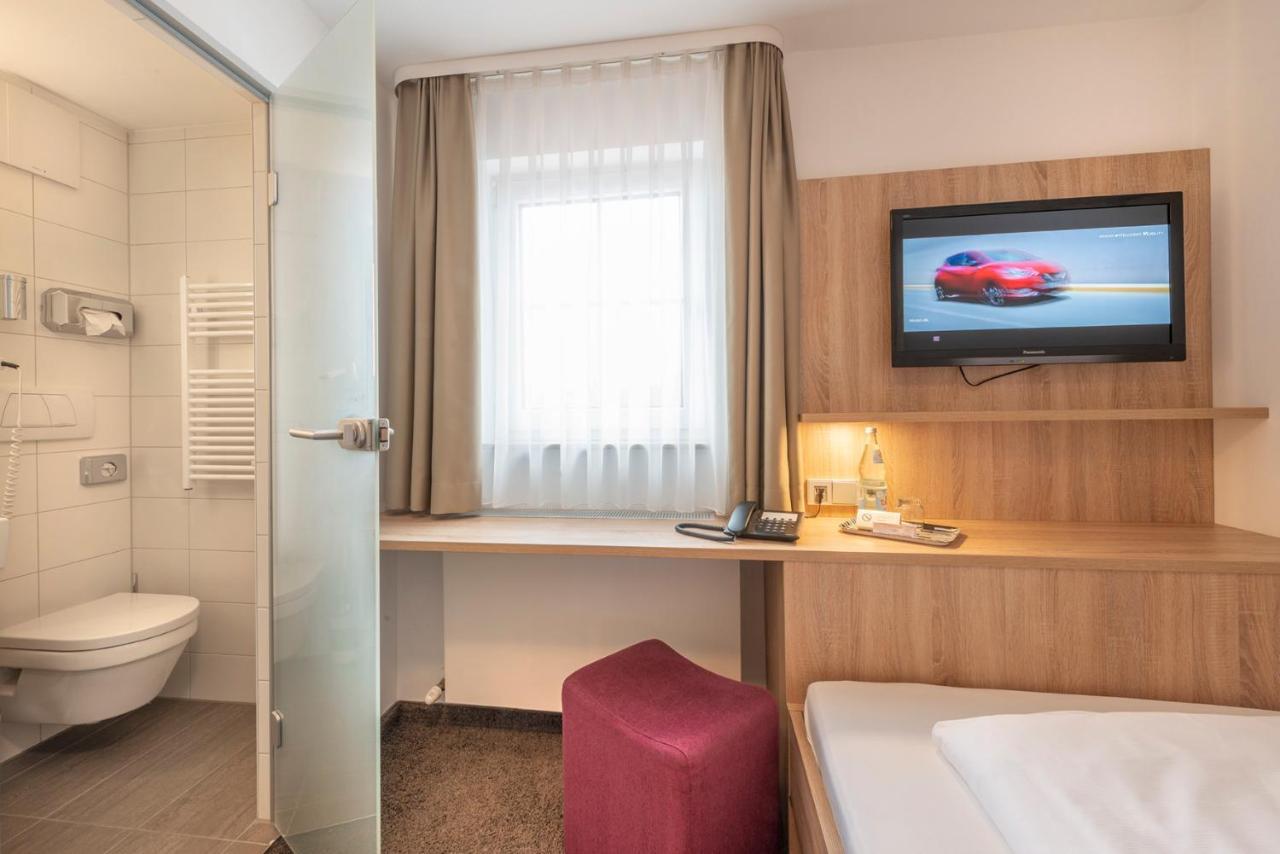 Hotel Gasthof Zum Roessle Хайлброн Екстериор снимка