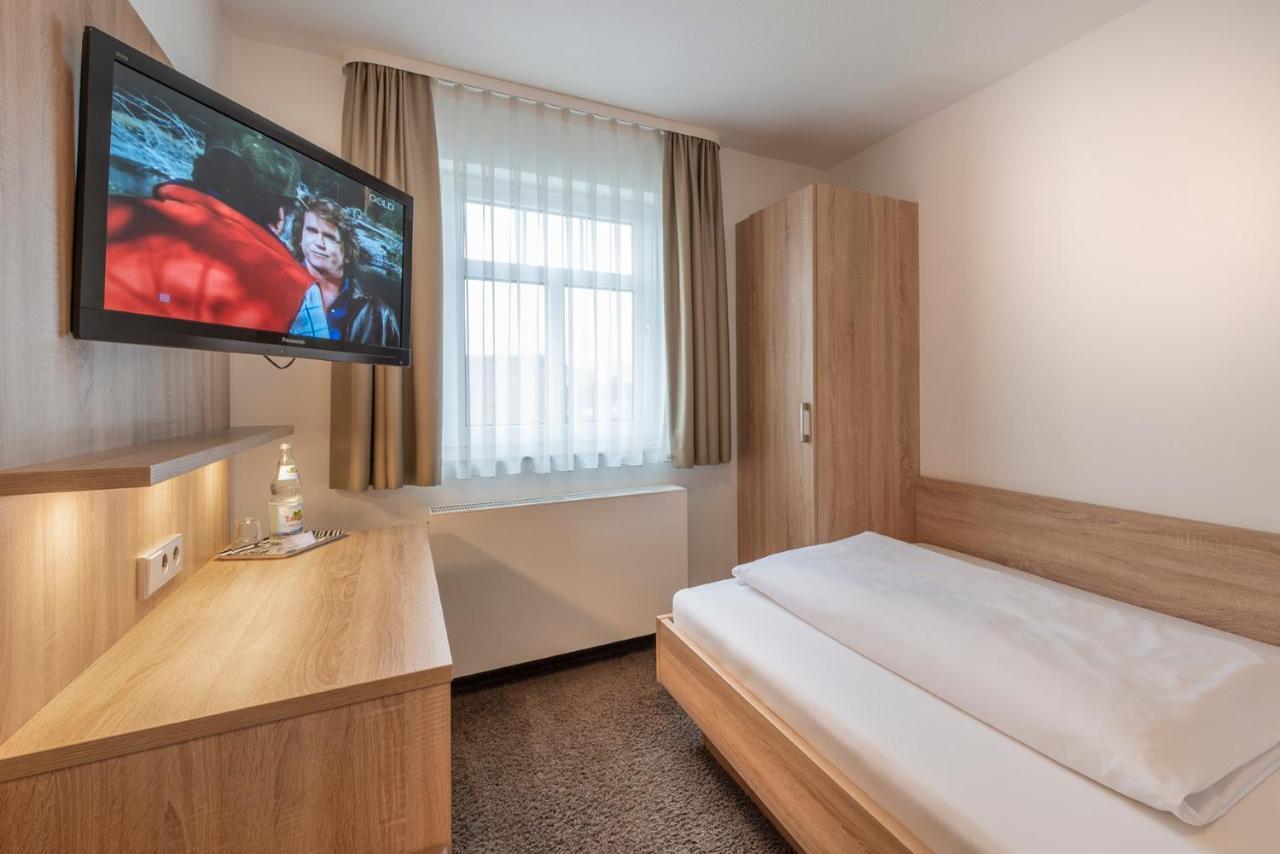 Hotel Gasthof Zum Roessle Хайлброн Екстериор снимка