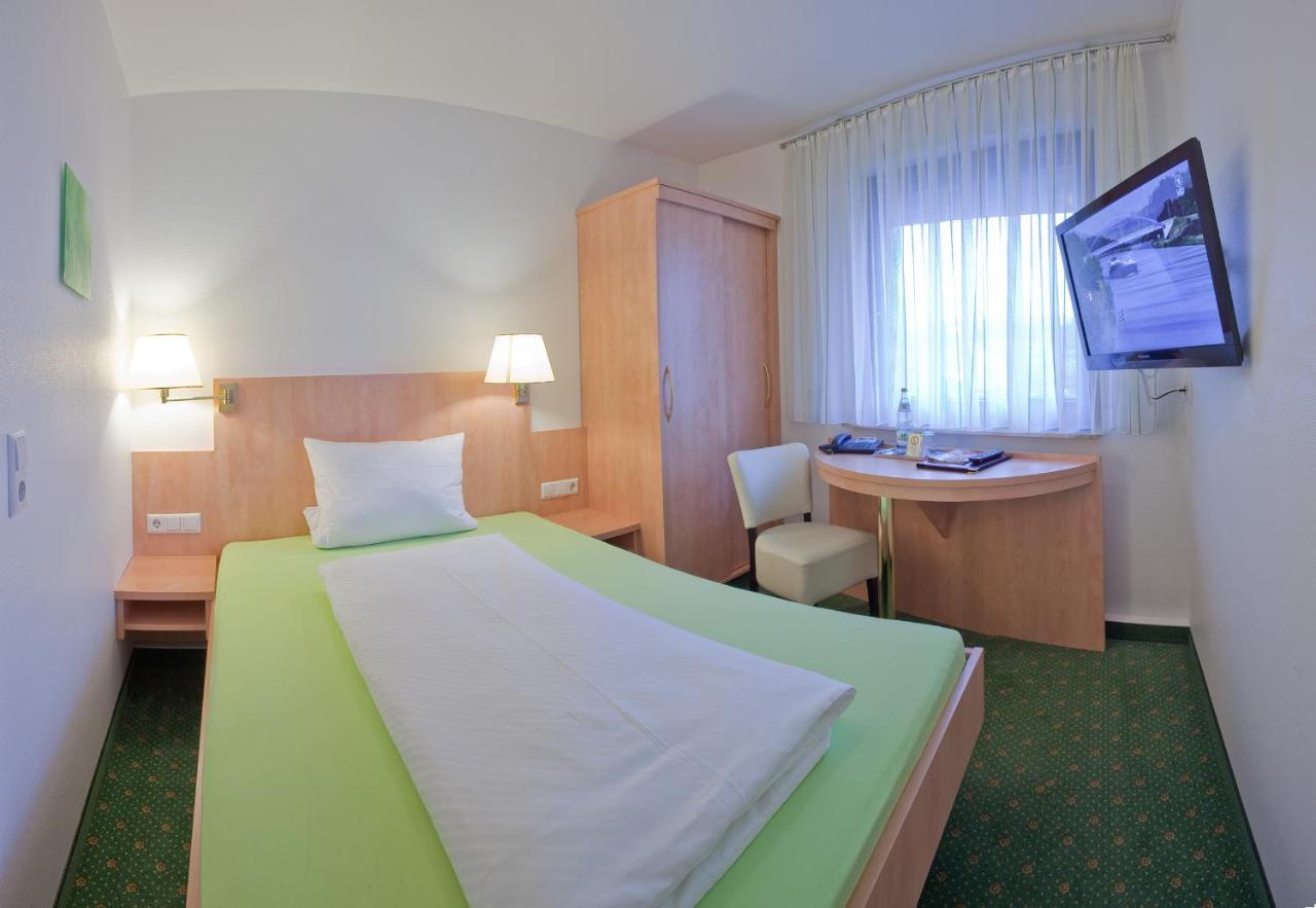 Hotel Gasthof Zum Roessle Хайлброн Екстериор снимка