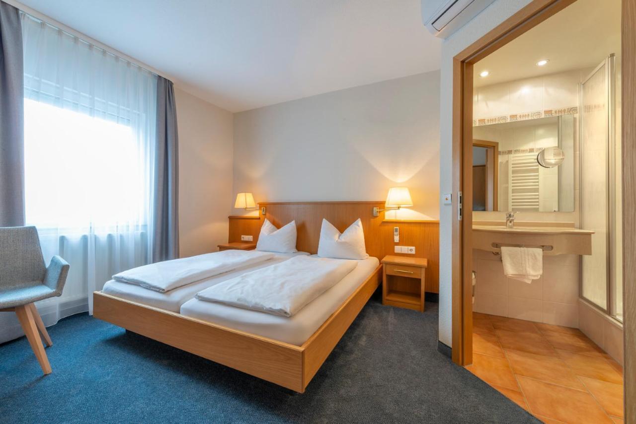 Hotel Gasthof Zum Roessle Хайлброн Екстериор снимка