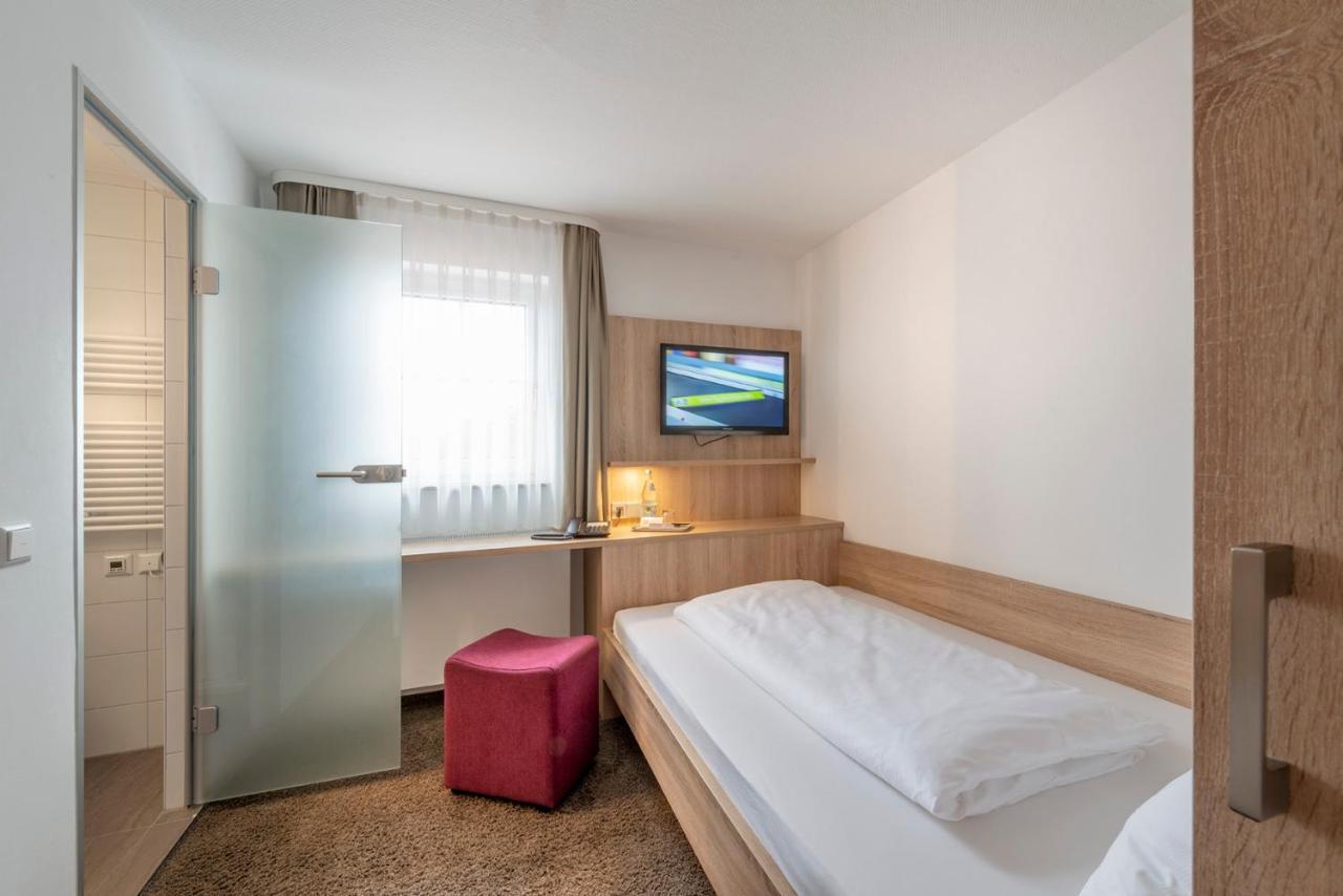 Hotel Gasthof Zum Roessle Хайлброн Екстериор снимка