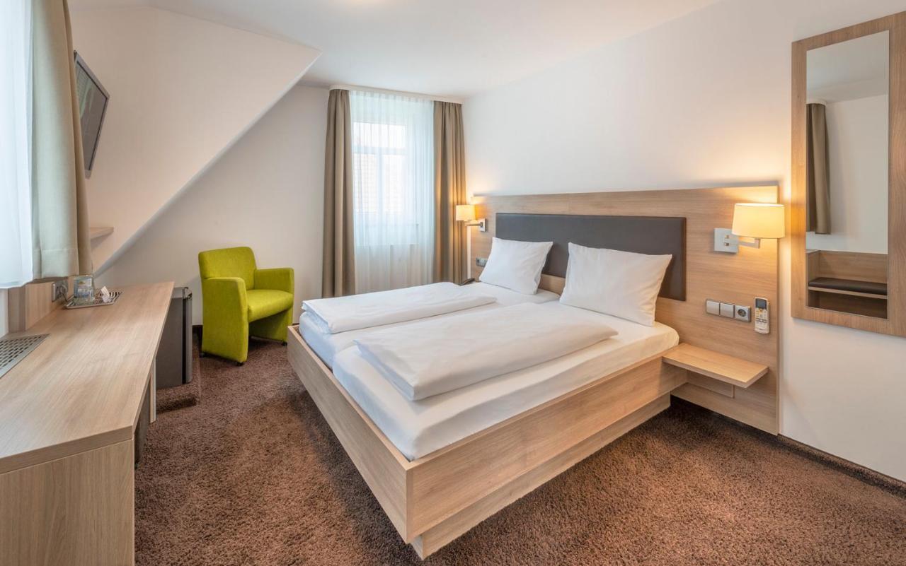 Hotel Gasthof Zum Roessle Хайлброн Екстериор снимка