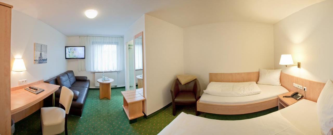 Hotel Gasthof Zum Roessle Хайлброн Екстериор снимка