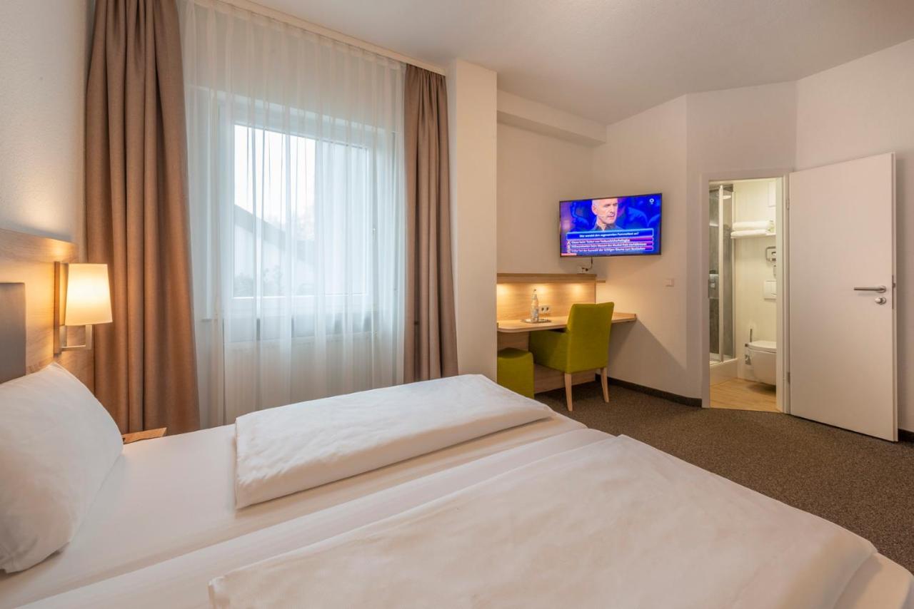 Hotel Gasthof Zum Roessle Хайлброн Екстериор снимка